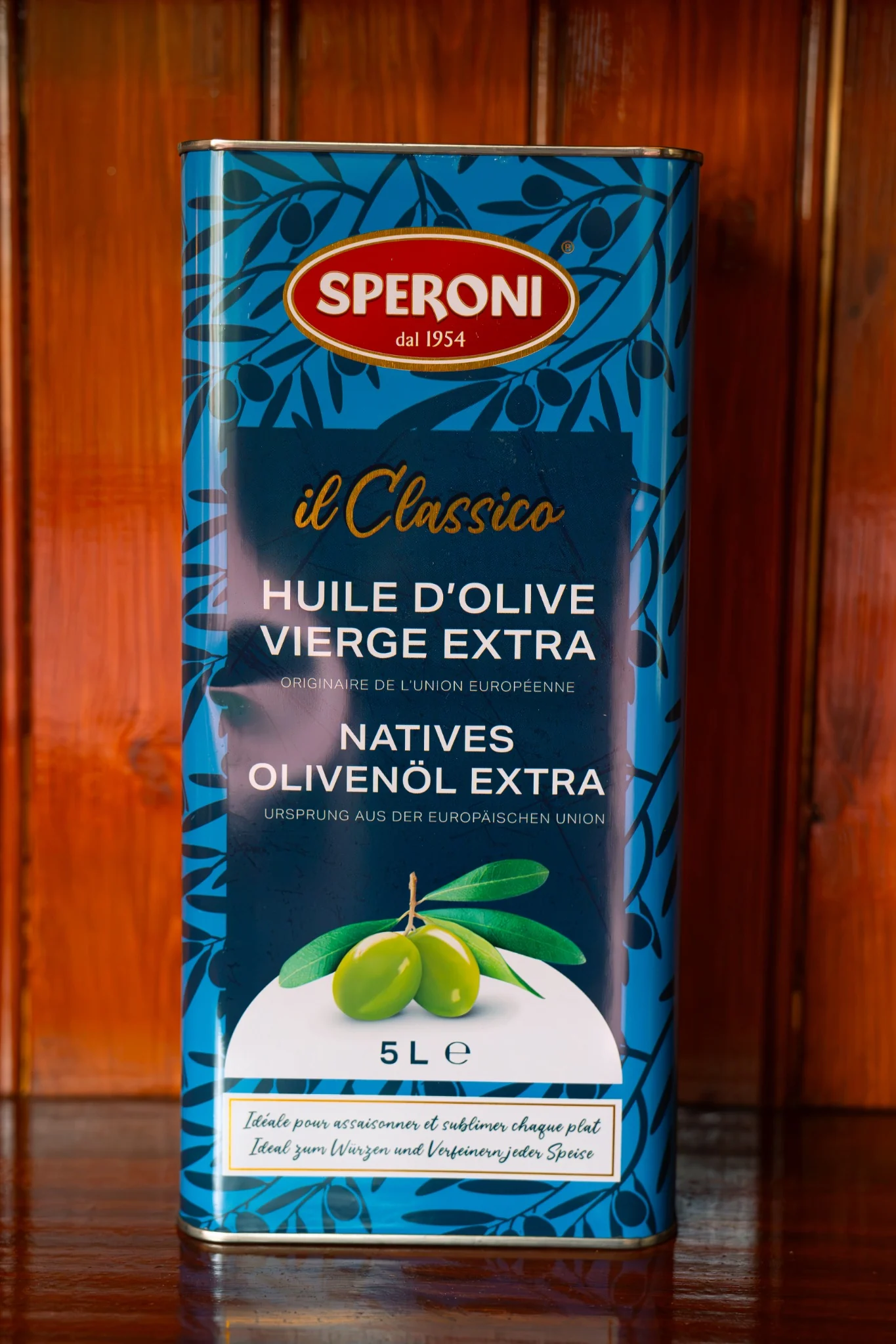 Extra virgin olive oil ingredient detail at Billy’s Pizza