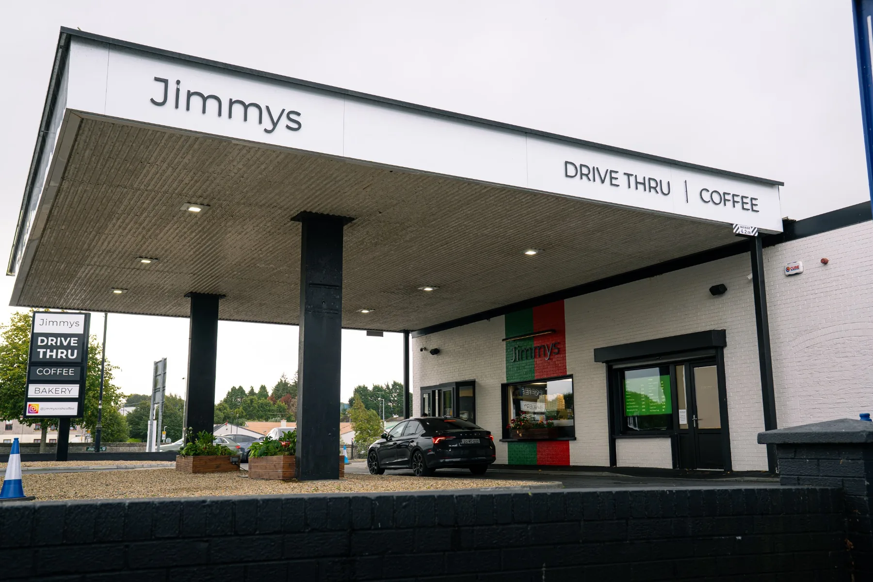 Wide exterior view of Jimmys Drive Thru coffee and bakery in Ballina